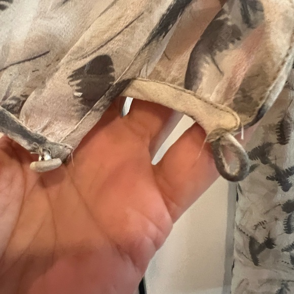 Club Monaco dress 100 % Silk - Picture 3 of 5